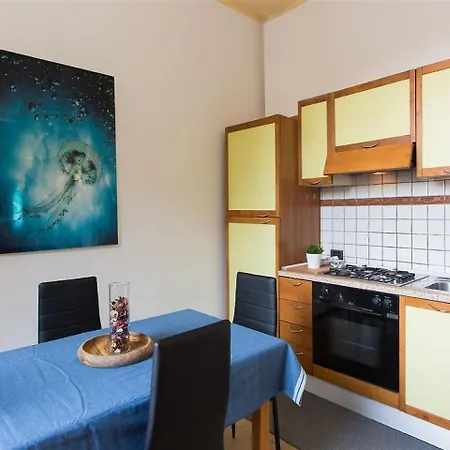 In Rome Rosselli Palace Deluxe 4 Apartment Florence
