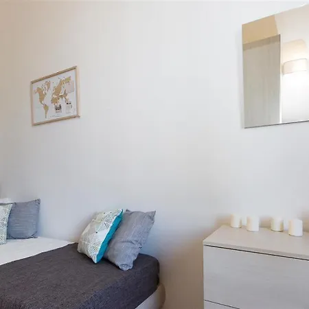 In Rome Rosselli Palace Deluxe 4 Apartment Florence