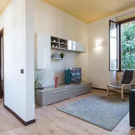 Apartment In Rome Rosselli Palace Deluxe 4